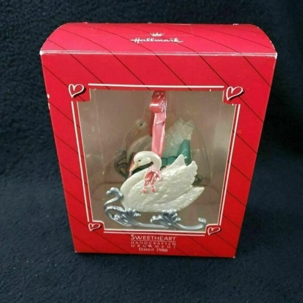 Hallmark Keepsake Sweetheart Romantic Swan Sleigh Christmas Ornament 1988 Vintag